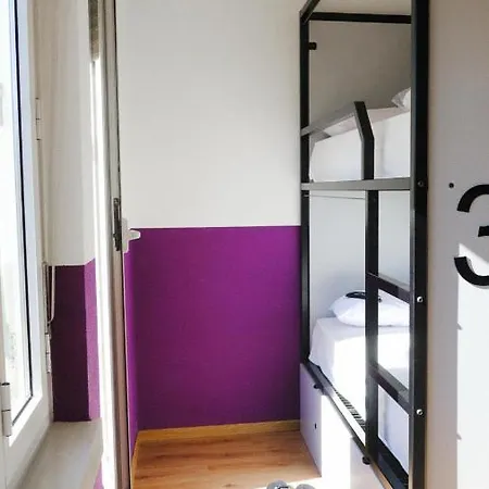 Vandrerhjem Hotello *