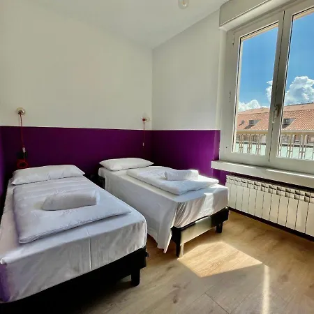 Vandrerhjem Hotello *