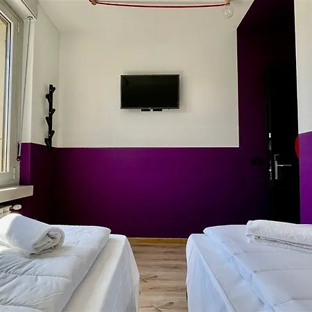 Vandrerhjem Hotello Trieste