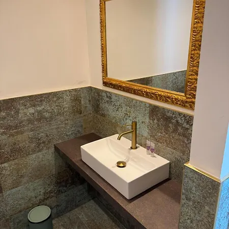 Hotello Vandrerhjem *